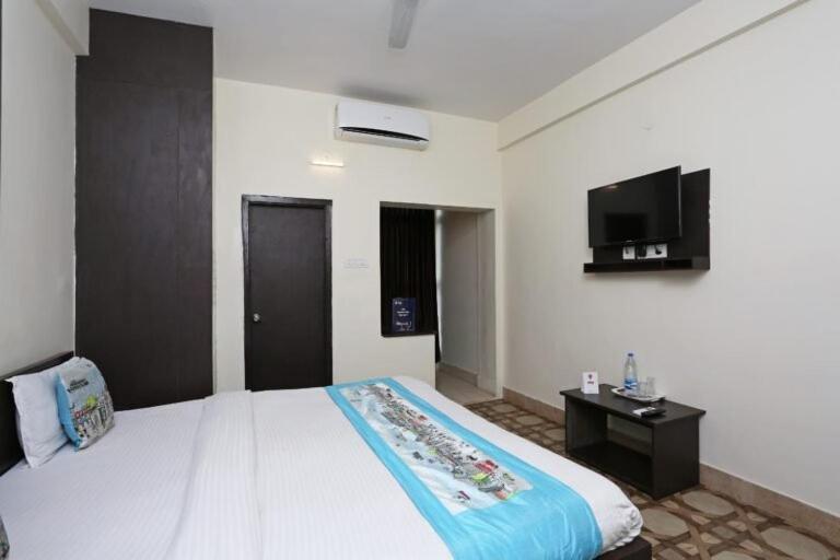 Hotel Stellar Бхубанешвара Экстерьер фото